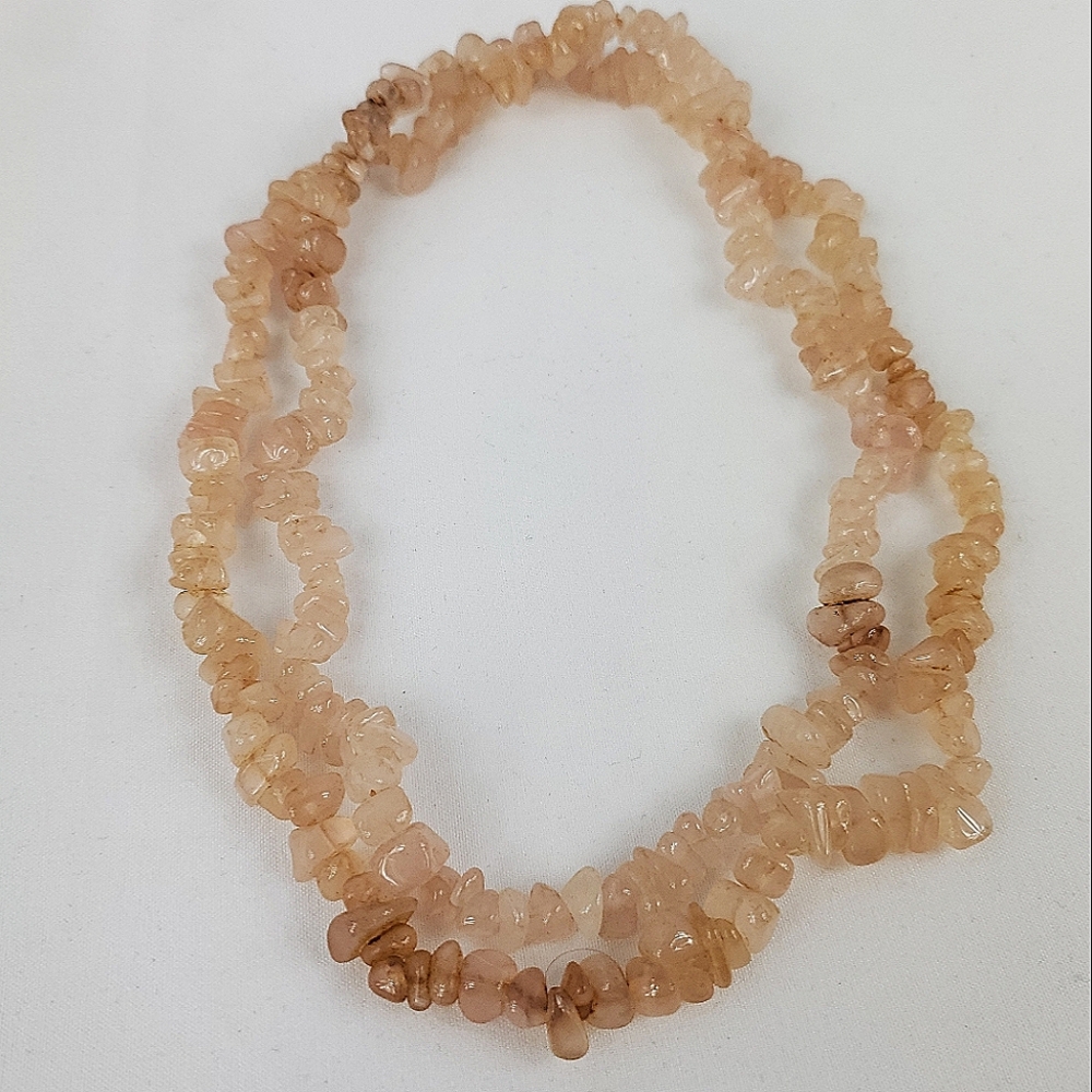 Vintage Beautiful Long Strand Rose Quart Chips Necklace